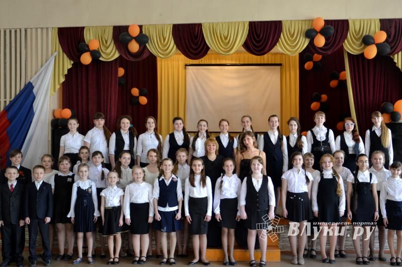 В Великих Луках продолжается реализация концертного проекта «Пойте с нами»