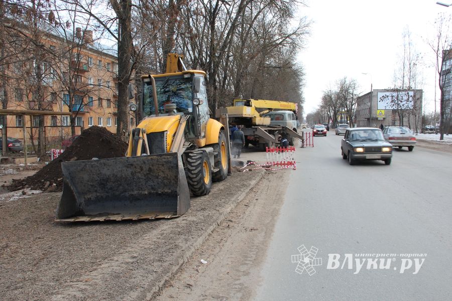 На пр. Гагарина идёт ремонт теплотрассы (ФОТО)