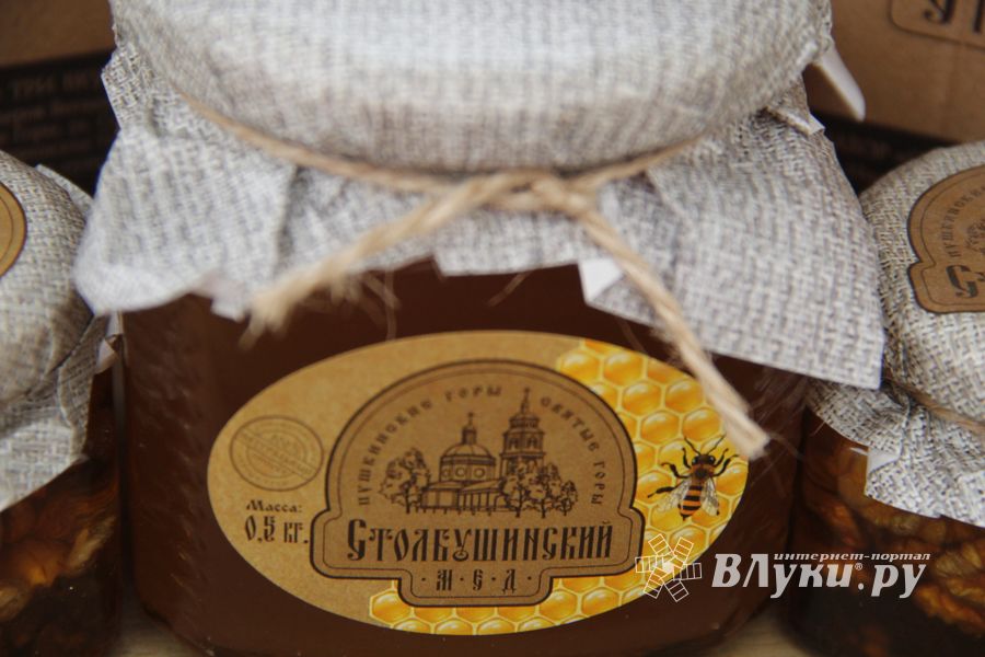 На ярмарке «Осень-2018» великолучане запаслись на зиму  «Столбушинскими продуктами» (ФОТО)