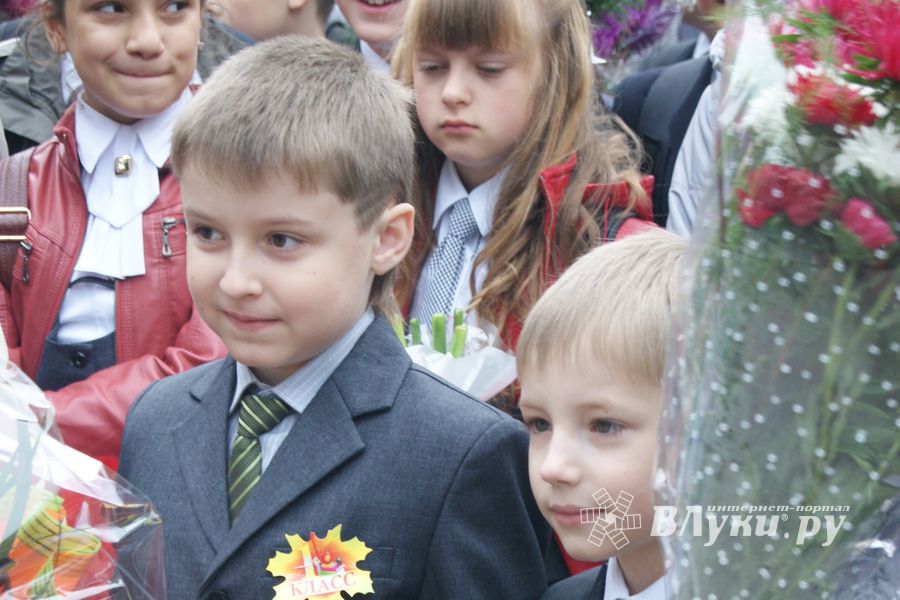 Школы города отметили 1 сентября (фото)