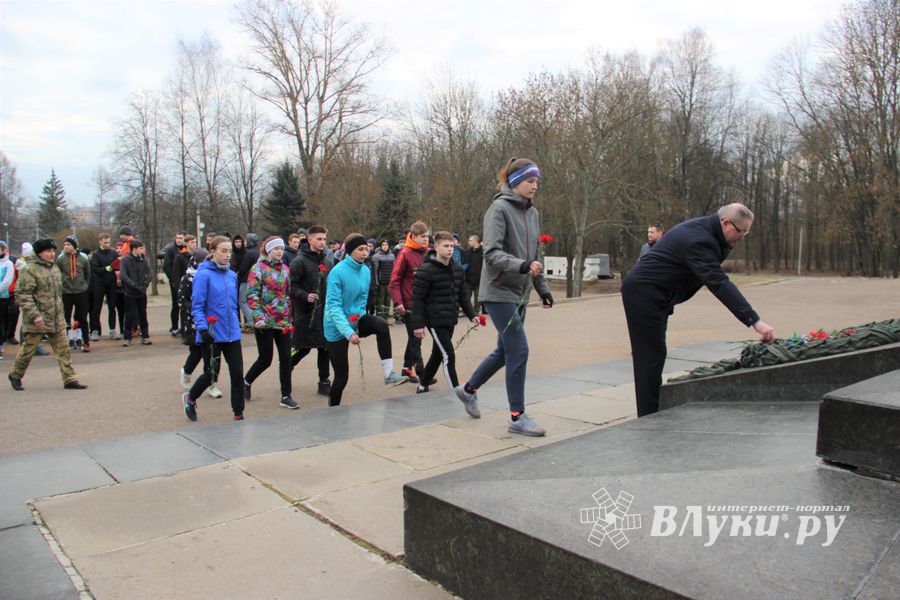 Стартовал легкоатлетический пробег Великие Луки – Чернушки (ФОТО)