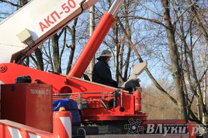 В центре Великих Лук спасатели продемонстрировали свою технику (ФОТО)