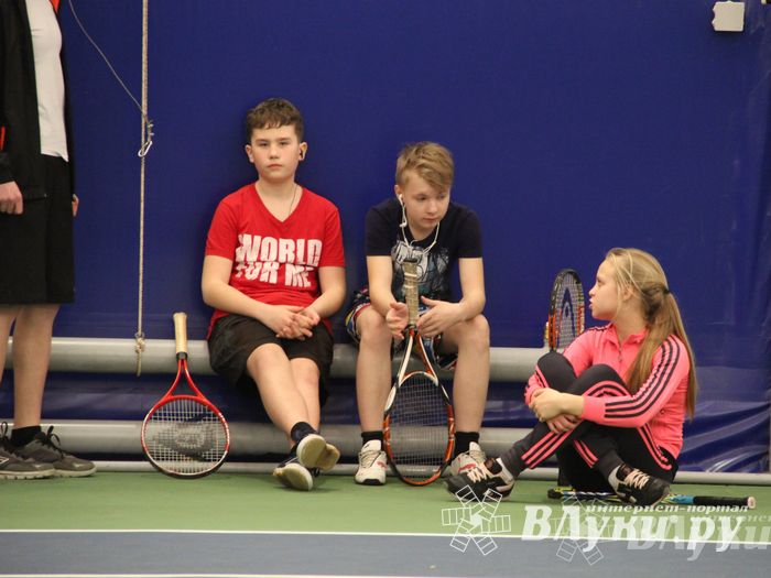 В Великих Луках прошло Первенство по большому теннису (фото)