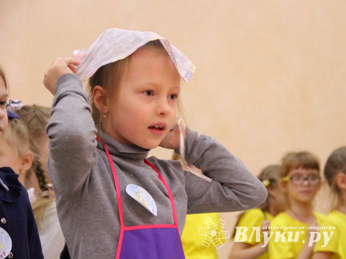 В школе №13 прошёл конкурс «А ну-ка, девочки!» (ФОТО)