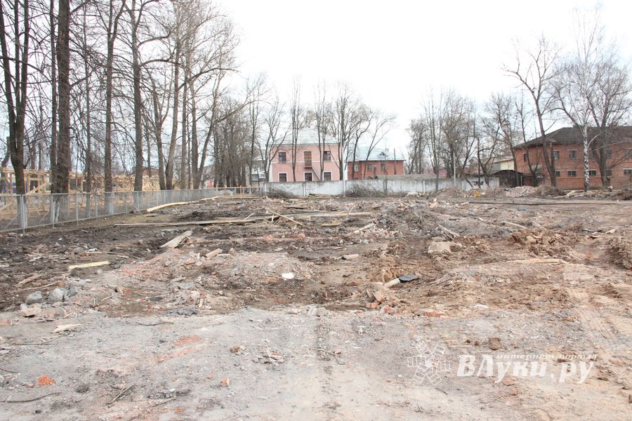 Строительство новой школы в Великих Луках — все идет по плану (ФОТО)