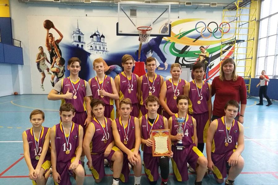 Великолучане стали победителями «Рождественского турнира» по баскетболу (ФОТО)
