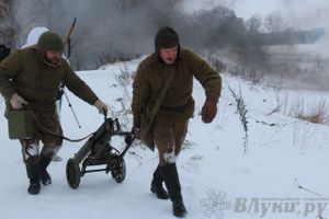 Реконструкция битвы за освобождение Великих Лук