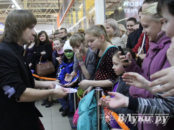 В ТЦ «Апельсин» прошла весенняя ночь распродаж