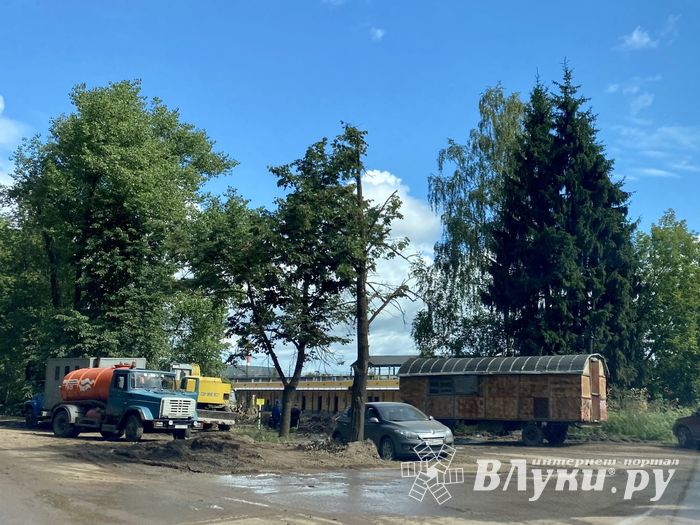 Начались работы по благоустройству территории  вокруг отделения областной инфекционной больницы (ФОТО)