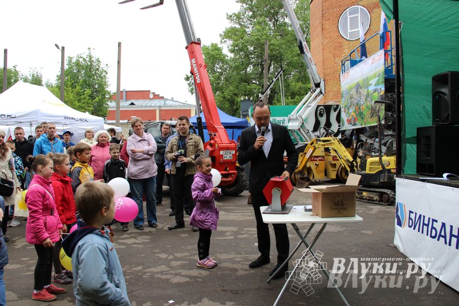 В Пскове проходит 22-ая универсальная выставка (фото)
