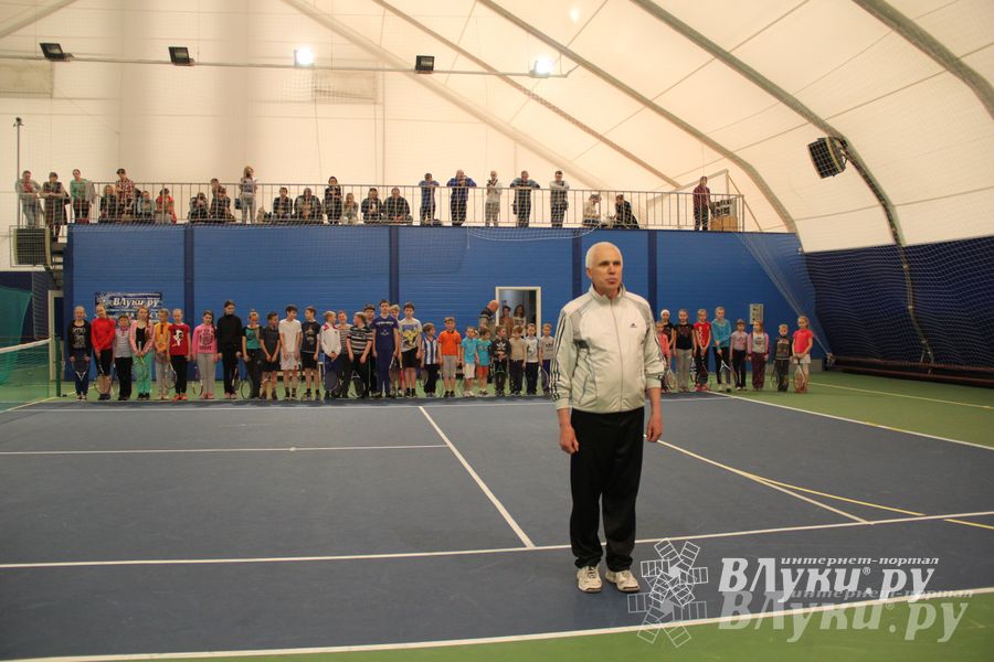 В СК «Ника» проходит открытый городской турнир по большому теннису (фото)
