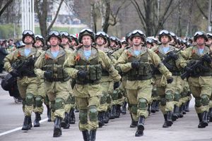 В Великих Луках прошел Парад Победы (ФОТО)