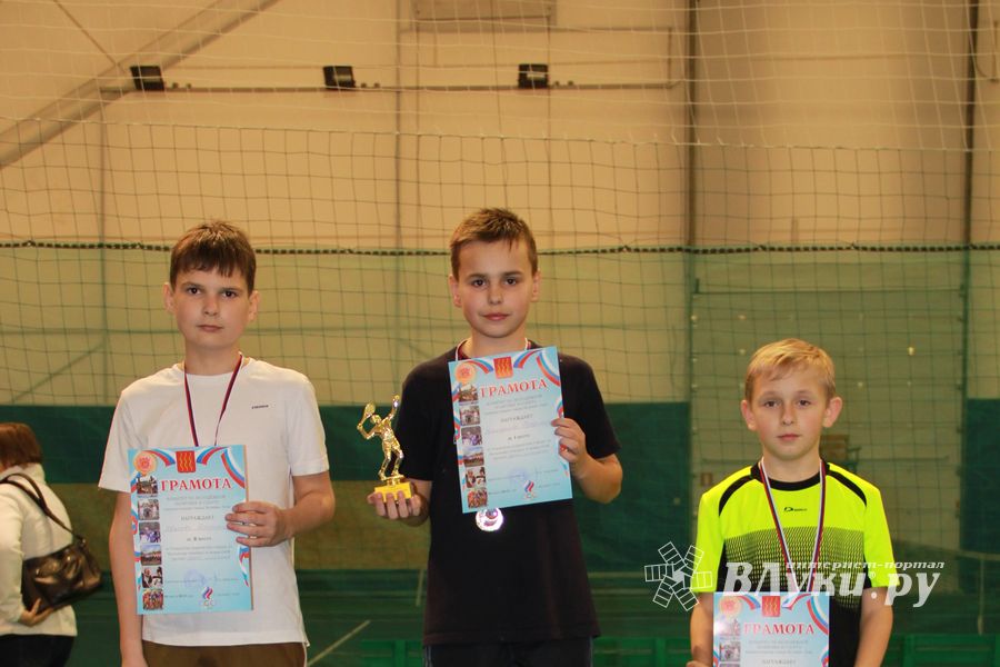 В Великих Луках прошло Первенство по большому теннису (фото)