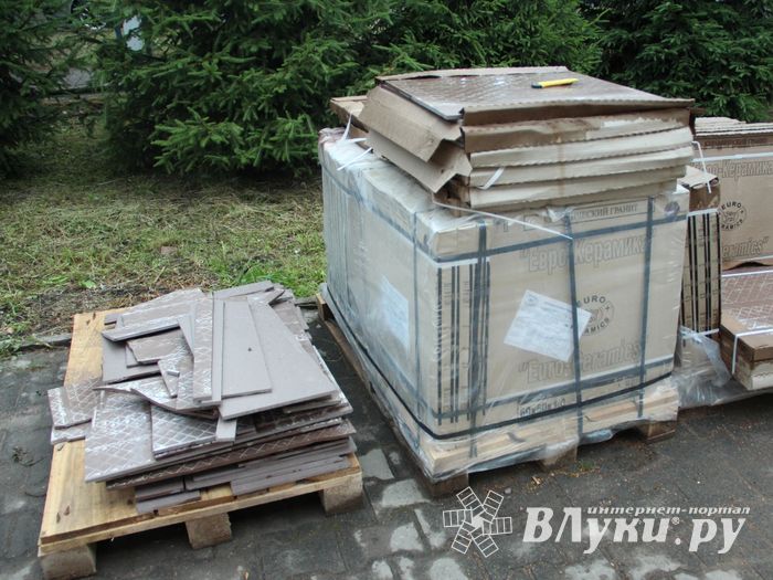 В Великих Луках ремонтируют детскую художественную школу (ФОТО)