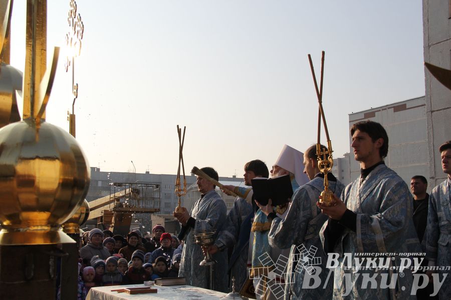 У храма святителя Тихона теперь есть освященные кресты