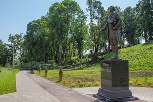 Небезразличные великолучане помогают убрать город после урагана (ФОТО)