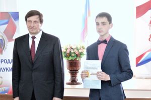 Лучших выпускников Великих Лук наградили «Золотыми парусами» (ФОТО)