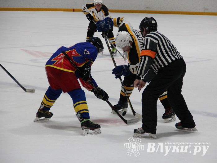 Великолукские хоккеисты одержали победу на домашнем льду (ФОТО)