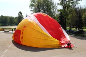 Шар, посвященный 850-летию города, поднялся над Великими Луками (ФОТО)