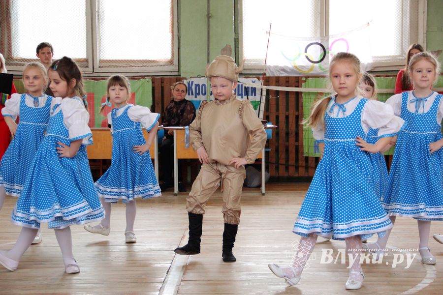В Великих Луках проходят спортивные соревнования среди дошколят «Юные олимпионики» (ФОТО)