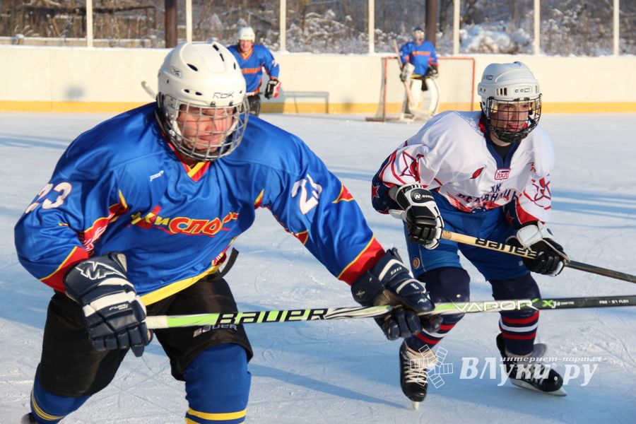 Великолукские хоккеисты разгромили гостей (фото)