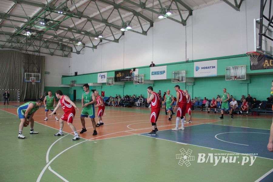 Великолучане стали победителями межрегионального турнира ветеранов баскетбола (ФОТО)