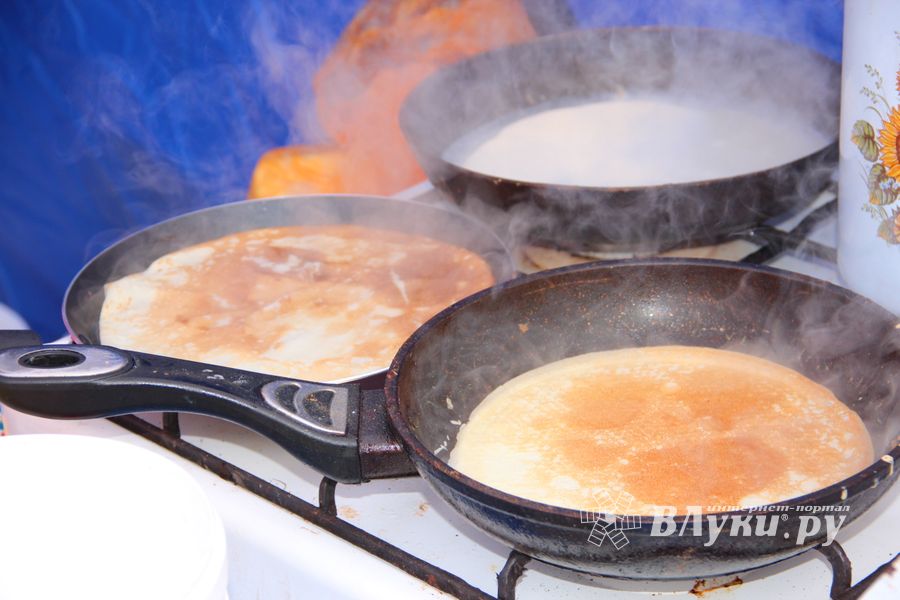 Широко отметили Масленицу в Великих Луках (ФОТО)