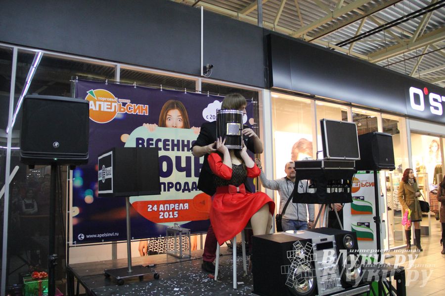В ТЦ «Апельсин» прошла весенняя ночь распродаж