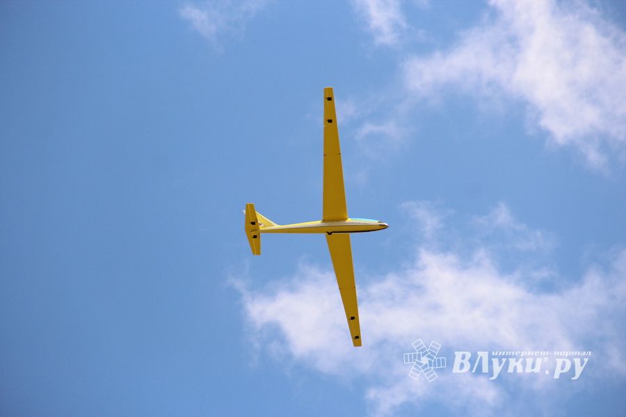 В Великих Луках проходит 7-й Фестиваль авиамодельного спорта (ФОТО)