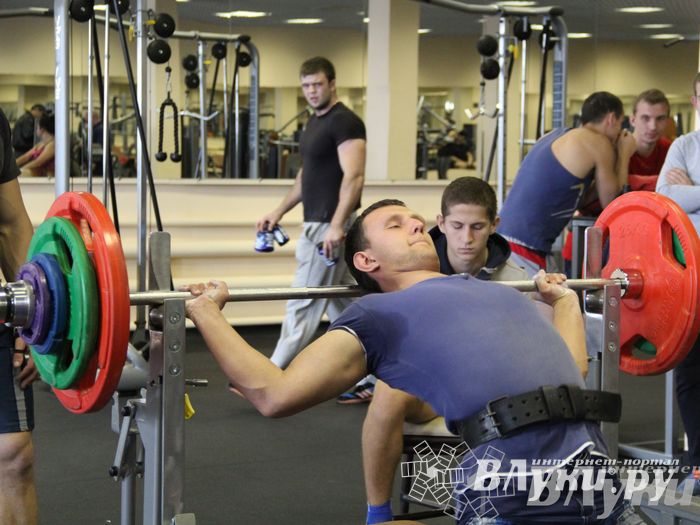 Первенство города по классическому жиму штанги и армлифтинг