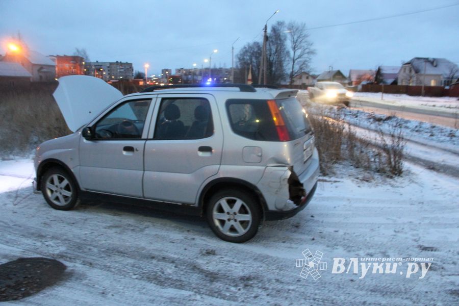 В ДТП на Гражданской столкнулись Suzuki и Chevrolet Lacetti (ФОТО)