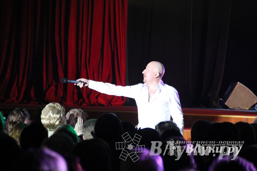 Концерт Евгения Григорьева прошел в Великих Луках