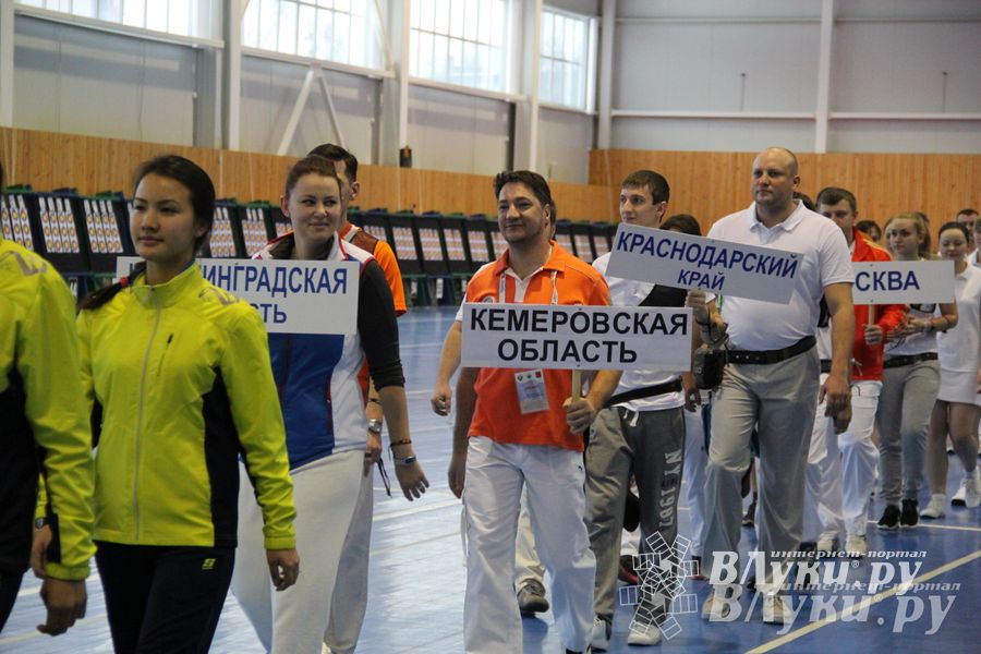 В Великих Луках стартовали всероссийские соревнования лучников (фото)