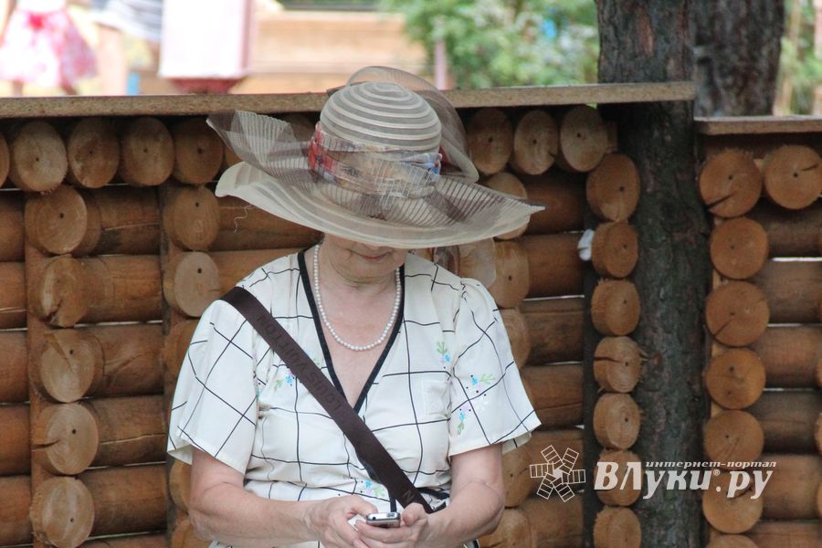 В городском парке Великих Лук прошёл День мороженого