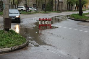 На улице Ставского временно затруднено движение (ФОТО)