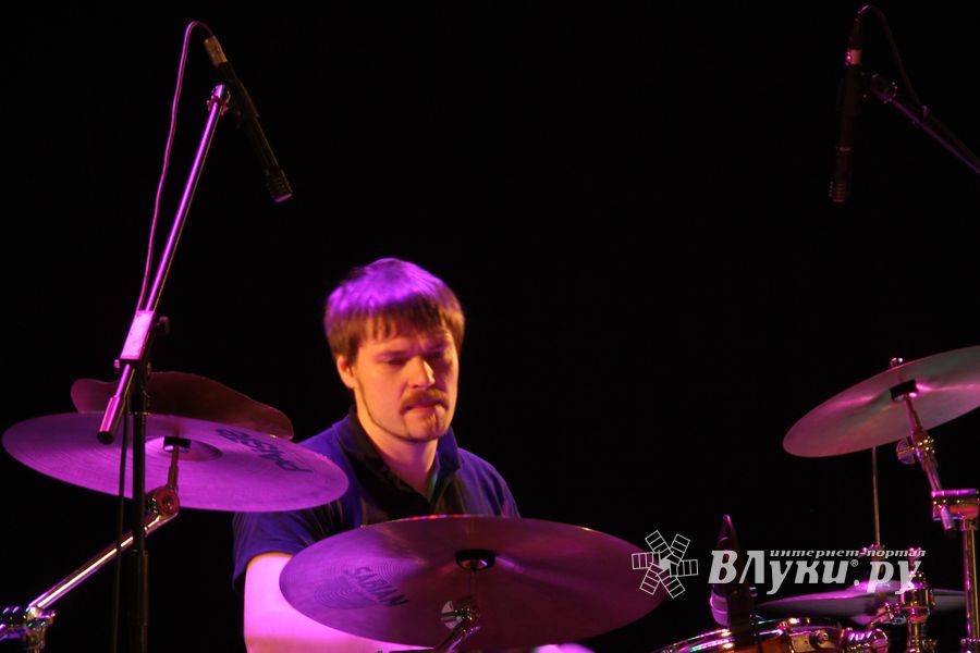 В Великих Луках прошел фестиваль живой музыки «Ставим на аватарках небо» (фото)