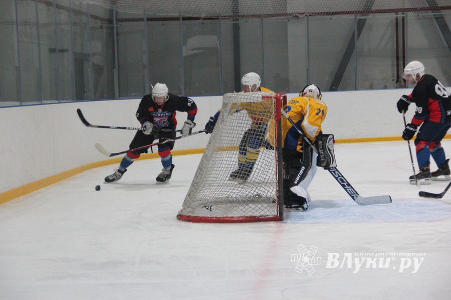 ХК «Экспресс» разгромил «Юниоров» (ФОТО)