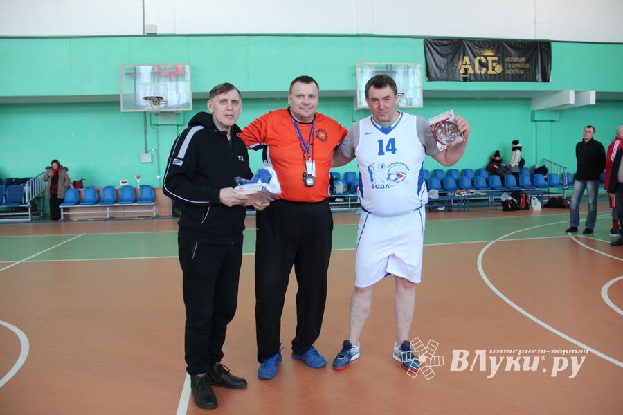 Великолучане одержали победу на межрегиональном турнире ветеранов баскетбола (ФОТО)