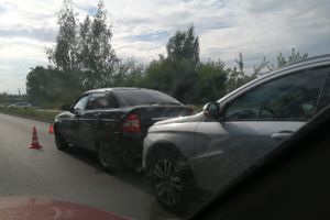 Из-за ДТП на улице Дружбы частично затруднено движение (ФОТО)