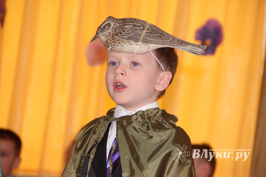 Дети поздравили мам с 8 марта (фото и видео)