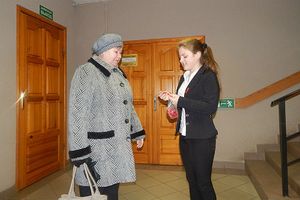 В день борьбы со СПИДом в Великолукском районе проходит акция «Красная ленточка» (фото)