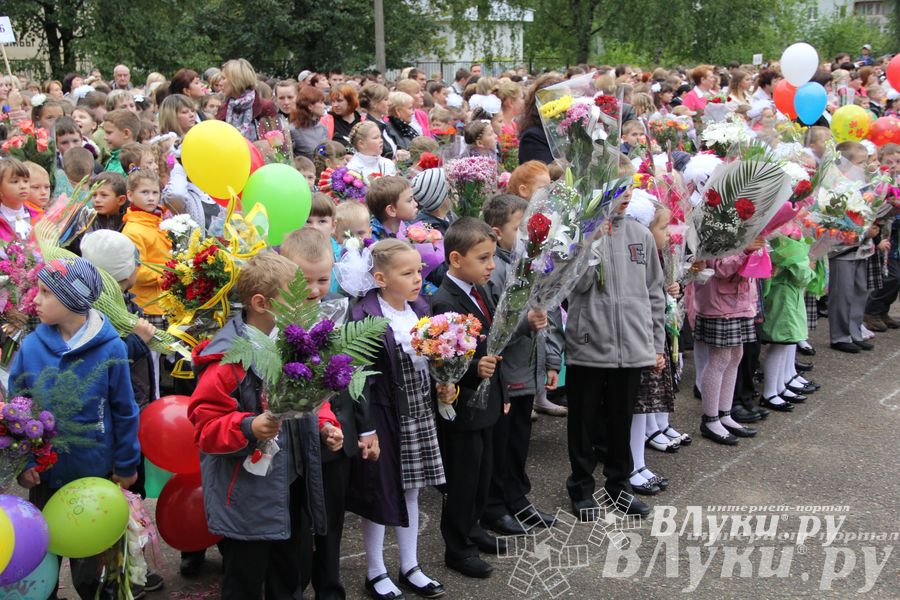 Школы города отметили 1 сентября (фото)