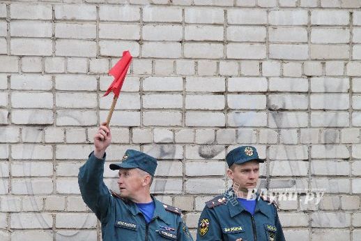 В Великих Луках прошли областные соревнования среди пожарных по спасению пострадавших