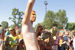 Яркие эмоции «ColorFest» в Великих Луках (ФОТО)