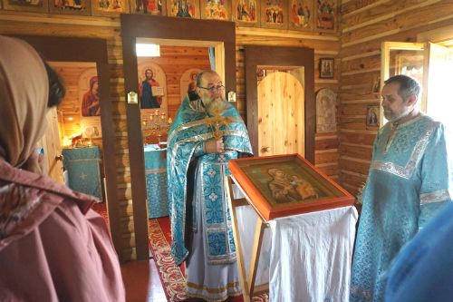 В Купуйском храме Смоленской иконы Божией Матери «Одигитрия» прошла Божественная литургия (ФОТО)