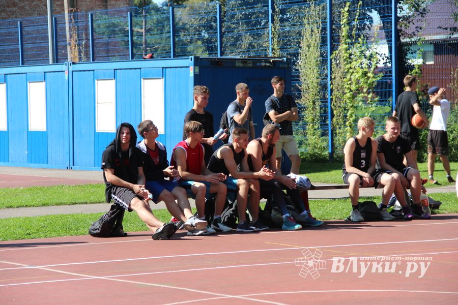 Большой спортивный праздник в Великих Луках (ФОТО)