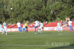 В Великих Луках состоялся матч Первенства СЗФО по футболу между командами «Луки-Энергия» и «Химик»