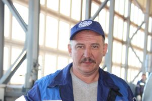 И.А. Дмитриев, бригадир электрогазосварщиков цеха крупногабаритных изделий