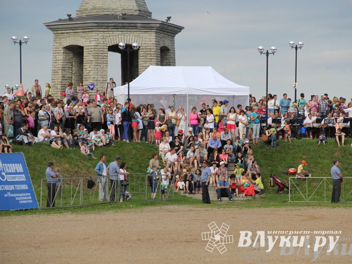 Открытие 19-й Международной встречи воздухоплавателей в Великих Луках