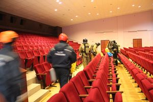 В Великих Луках «захватили заложников» (фото)